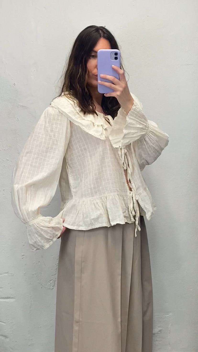 Alba blouse with knots