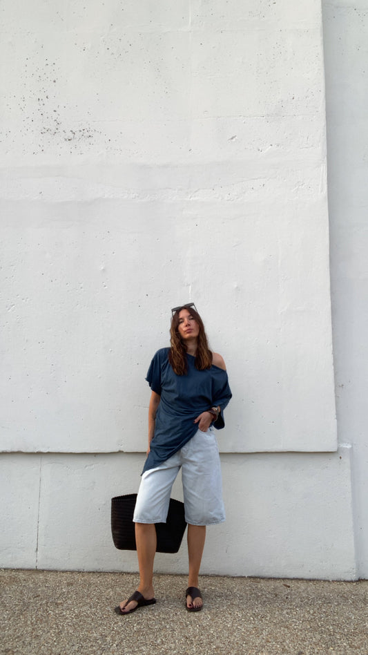 Tee asymétrique bleu pétrole