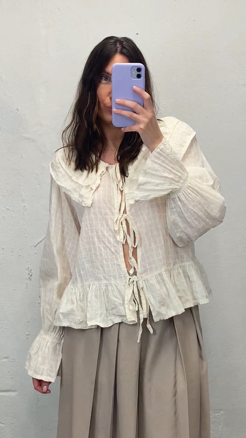 Alba blouse with knots