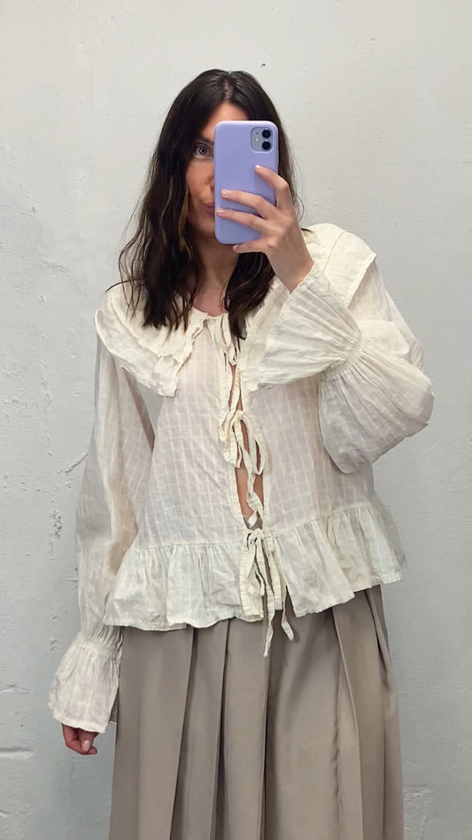 Alba blouse with knots