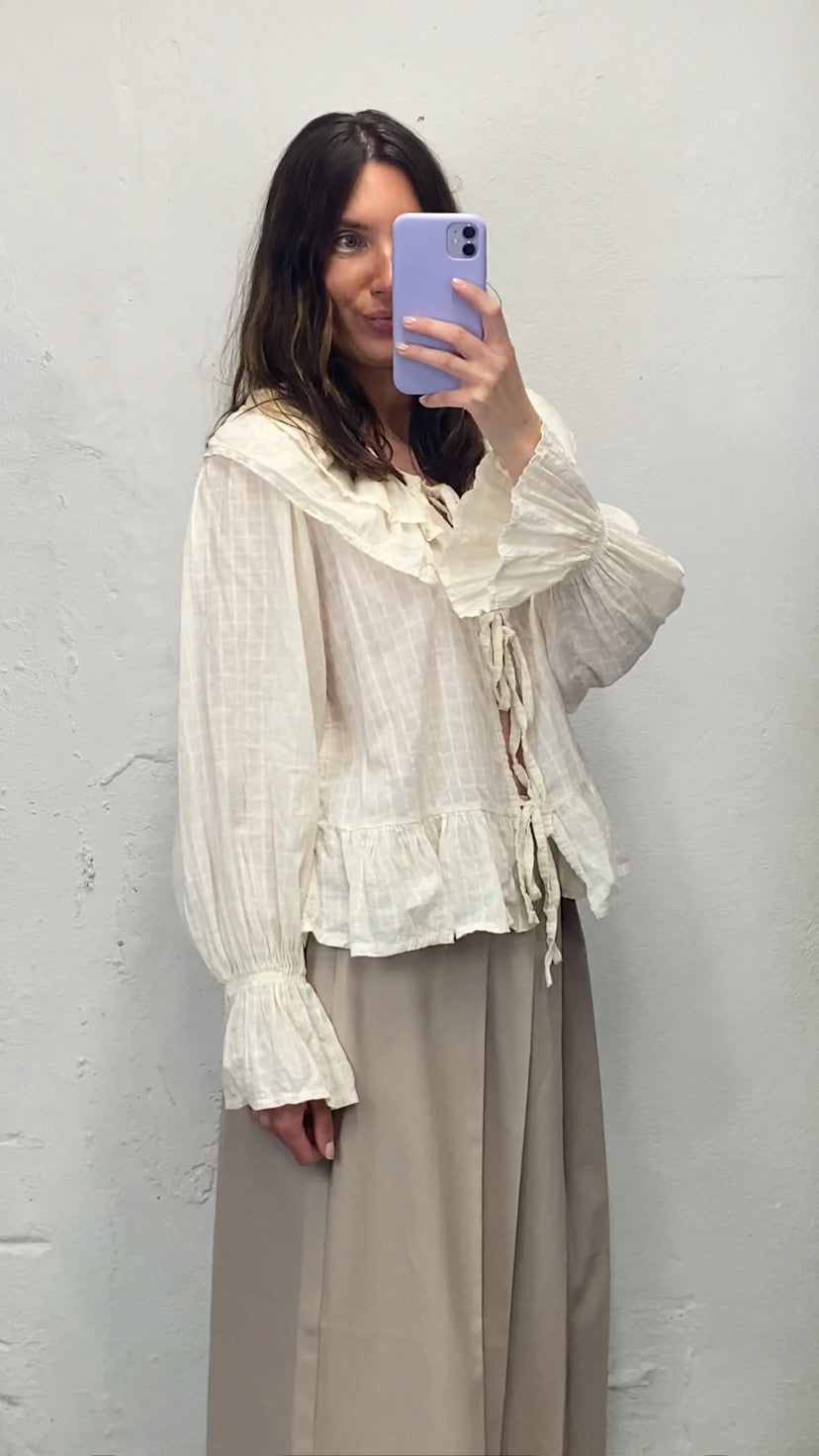 Alba blouse with knots