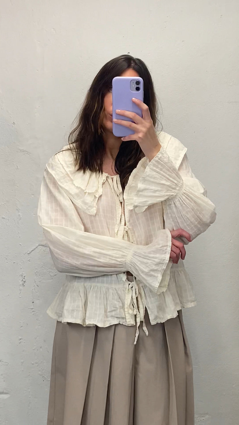 Alba blouse with knots