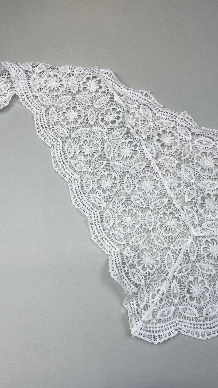 Foulard en dentelle